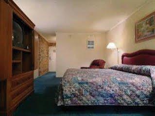 Americas Best Value Inn And Suites North ファーマーズ・ブランチ エクステリア 写真